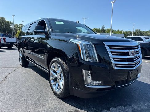 Used 2016 Cadillac Escalade ESV Platinum AWD/4WD image 4