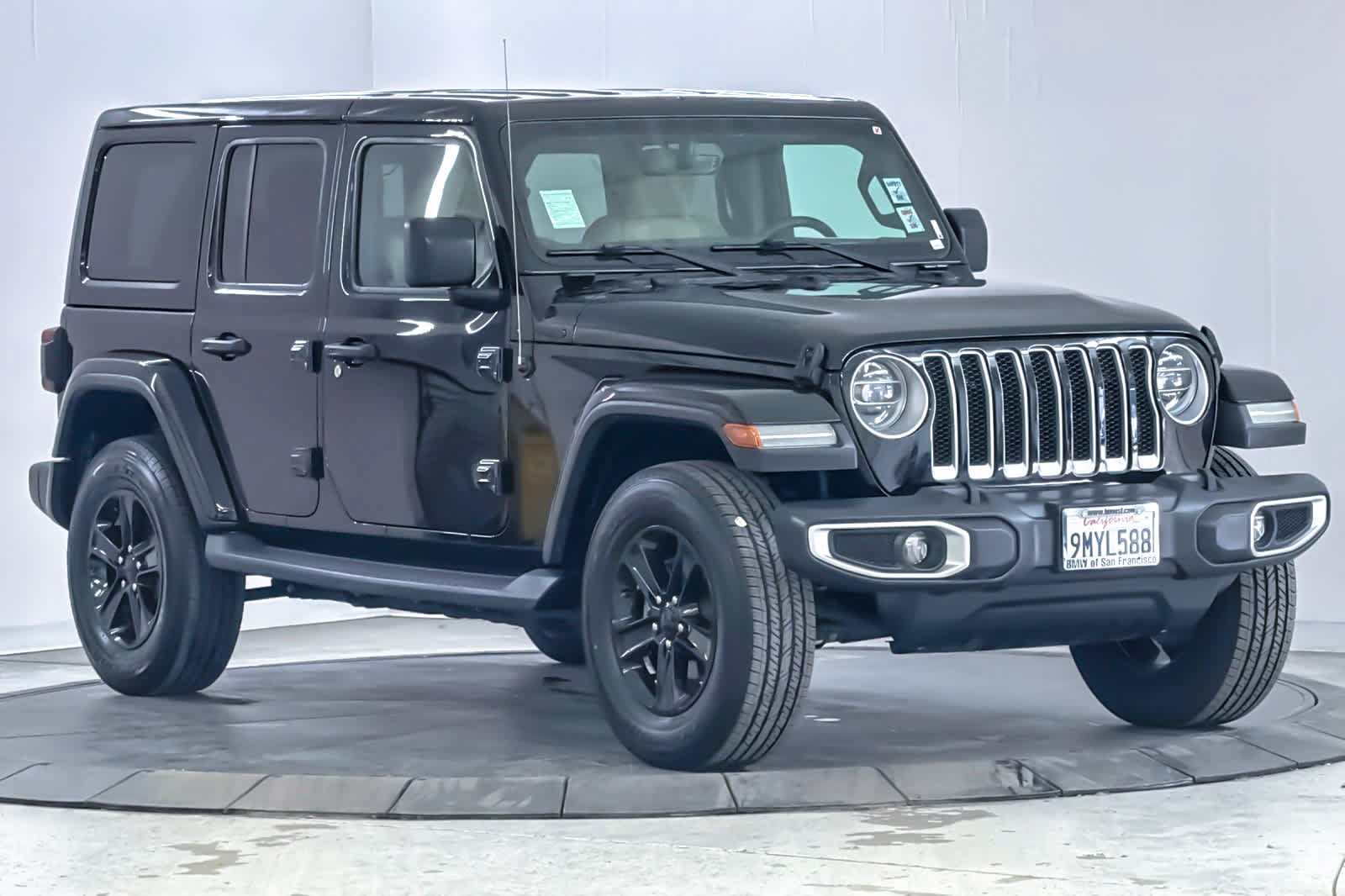 Used 2018 Jeep Wrangler Unlimited Sahara AWD/4WD image 9