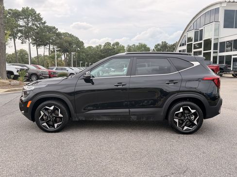 Used 2024 Kia Seltos EX AWD/4WD image 16