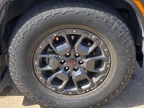 Used 2022 Nissan Frontier Pro-X w/ Pro-X Premium Package RWD image 9