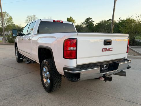 Used 2019 GMC Sierra 2500 SLT w/ Duramax Plus Package image 3