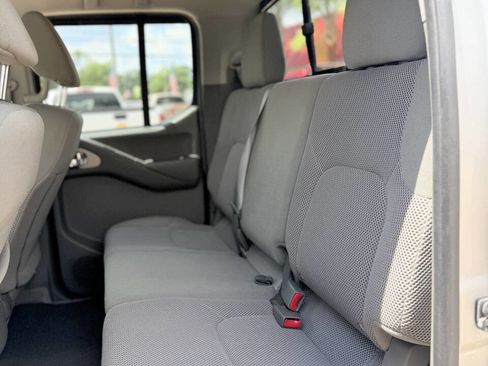 Used 2018 Nissan Frontier SV AWD/4WD image 19