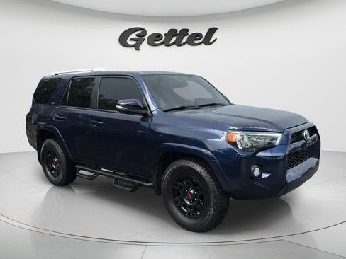 Used 2017 Toyota 4Runner SR5 Premium RWD image 3
