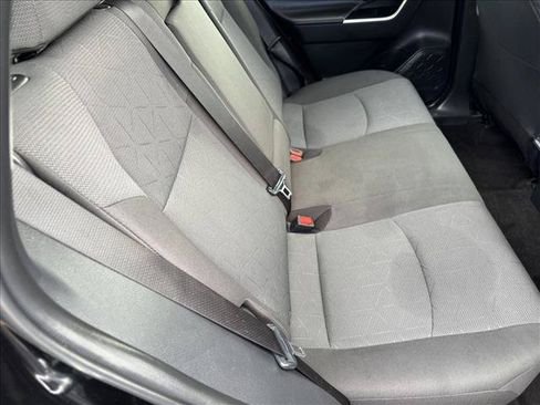 Used 2025 Toyota RAV4 XLE AWD/4WD image 18