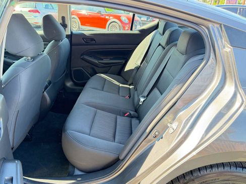 Used 2024 Nissan Altima 2.5 SV FWD image 29