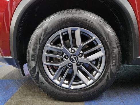 Used 2023 Nissan Rogue S image 61