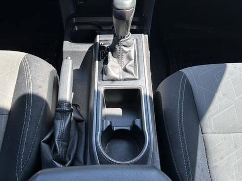 Used 2020 Toyota Tacoma TRD Off-Road image 8