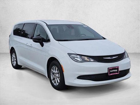 New 2025 Chrysler Voyager LX image 3