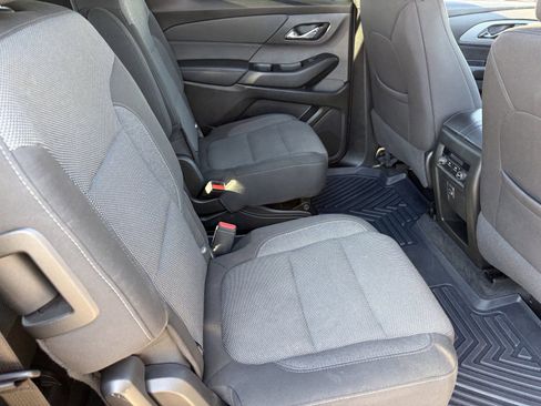 Certified 2023 Chevrolet Traverse LT FWD image 14