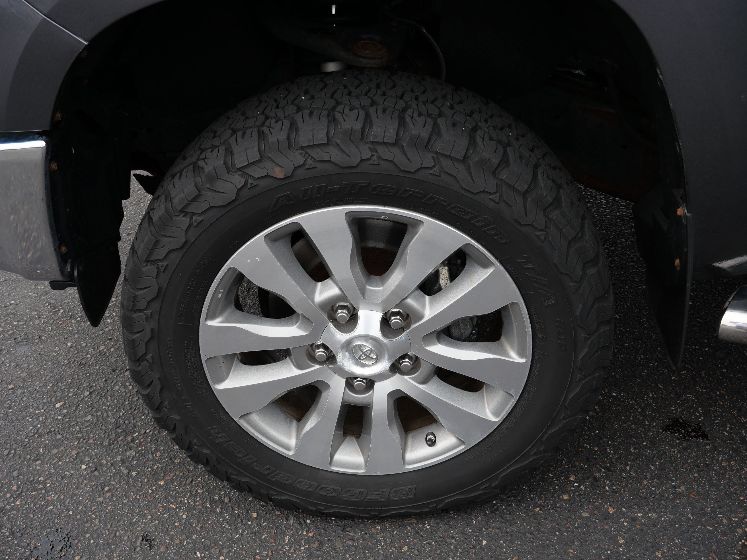 Used 2015 Toyota Tundra Limited w/ Limited Premium Package AWD/4WD image 15
