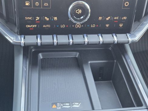 New 2026 GMC Acadia AT4 w/ Luxury Package image 14