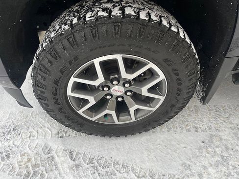 Used 2021 GMC Canyon AT4 w/ Trailering Package image 12