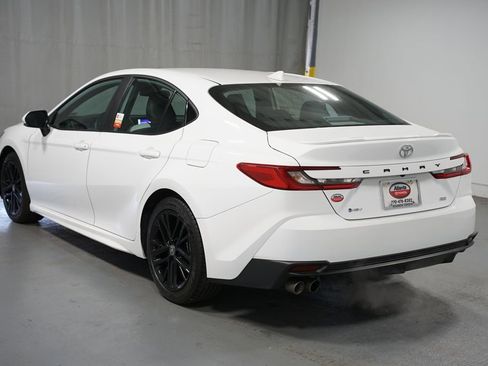 Certified 2025 Toyota Camry SE image 6