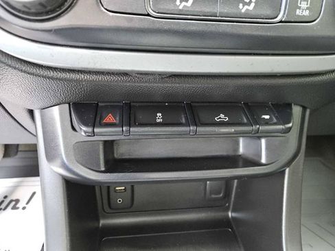 Used 2015 Chevrolet Colorado LT w/ LT Convenience Package RWD image 19