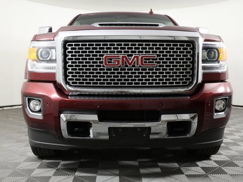 Used 2016 GMC Sierra 2500 Denali w/ Duramax Plus Package image 2