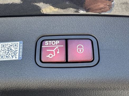 New 2025 Mercedes-Benz GLC 350e 4MATIC image 16