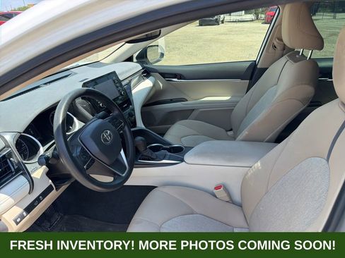 Used 2022 Toyota Camry LE w/ Convenience Package FWD image 5