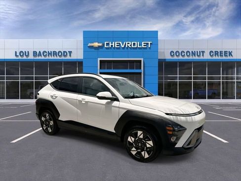 Used 2025 Hyundai Kona SEL FWD image 2
