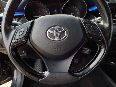 Certified 2020 Toyota C-HR XLE FWD image 10