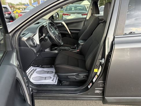 Used 2017 Toyota RAV4 XLE FWD image 8