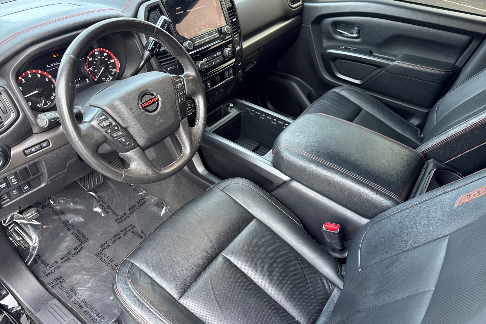 Used 2021 Nissan Titan PRO-4X w/ Pro-4x Convenience Package AWD/4WD image 4