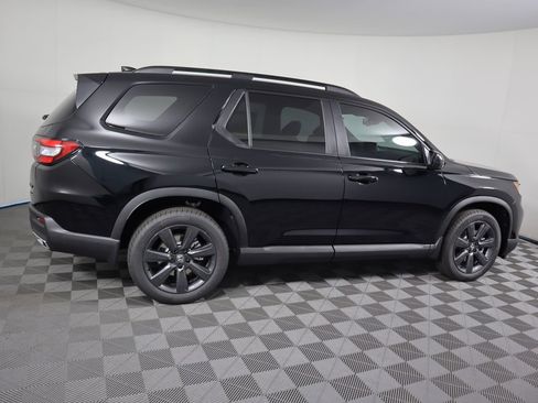 New 2025 Honda Pilot Sport image 4