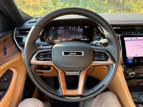 New 2025 Jeep Grand Cherokee Summit image 26