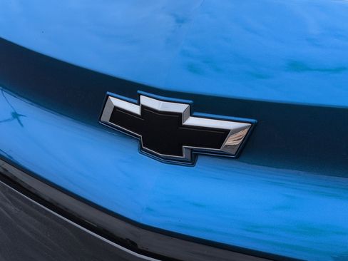 Certified 2022 Chevrolet Bolt EUV LT w/ Convenience Package FWD image 30