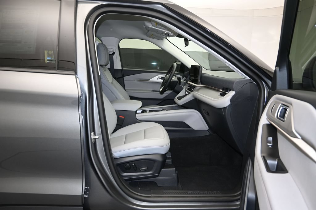 New 2026 Ford Explorer Active w/ Active Comfort Package AWD/4WD image 27