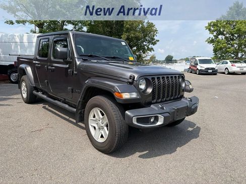 Used 2021 Jeep Gladiator Sport AWD/4WD image 2
