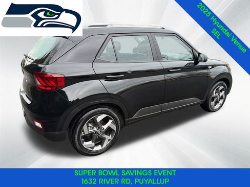 Used 2025 Hyundai Venue SEL image 6