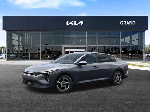New 2026 Kia K4 FWD image 3