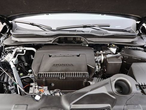 Certified 2025 Honda Pilot TrailSport image 27