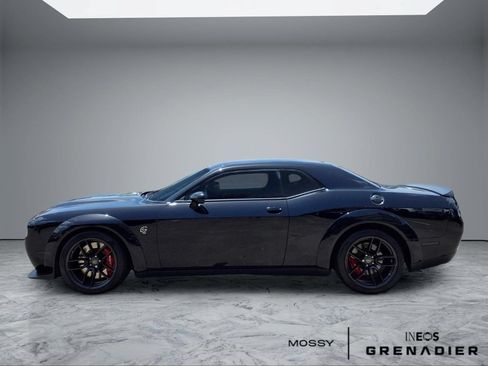 Used 2023 Dodge Challenger SRT Hellcat RWD image 5
