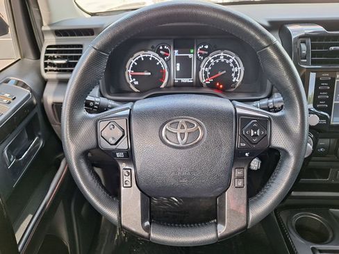 Used 2022 Toyota 4Runner TRD Off-Road Premium AWD/4WD image 13