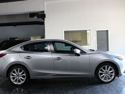 Used 2015 MAZDA MAZDA3 s Grand Touring FWD image 2