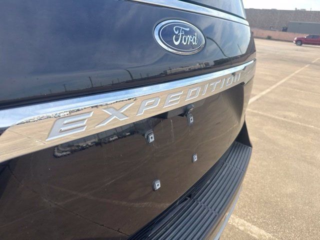Used 2020 Ford Expedition XLT w/ Equipment Group 202A AWD/4WD image 9