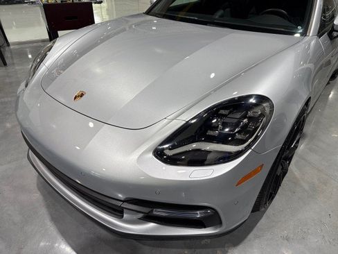Used 2018 Porsche Panamera RWD image 33