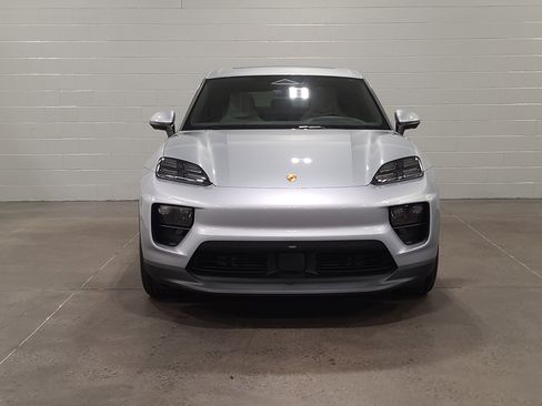 New 2026 Porsche Macan Electric image 10