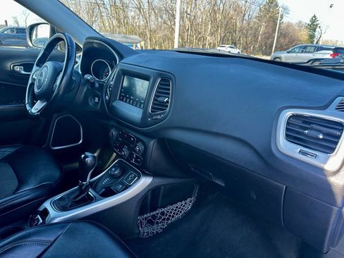 Used 2020 Jeep Compass Latitude w/ Popular Equipment Group AWD/4WD image 18