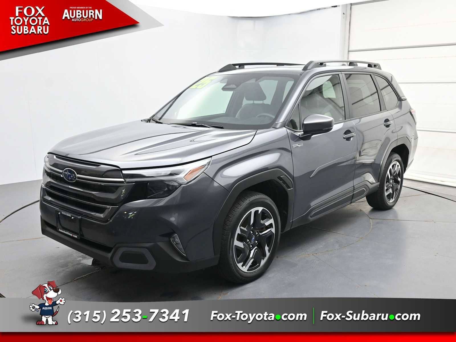 Used 2025 Subaru Forester Limited AWD/4WD image 2