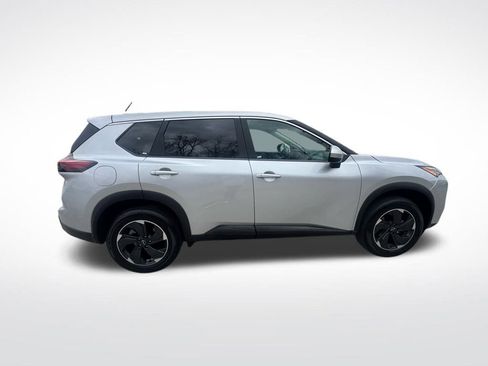 Used 2025 Nissan Rogue SV image 8