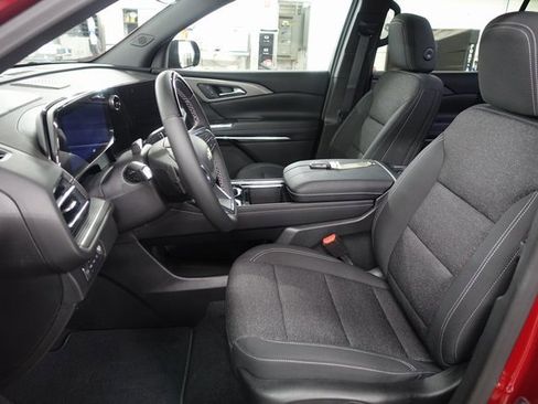 Used 2025 Chevrolet Traverse LT w/ Enhanced Driving Package image 10