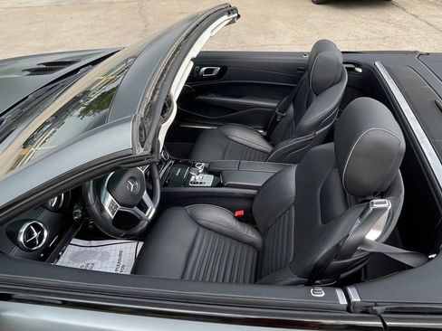Used 2015 Mercedes-Benz SL 550 image 16