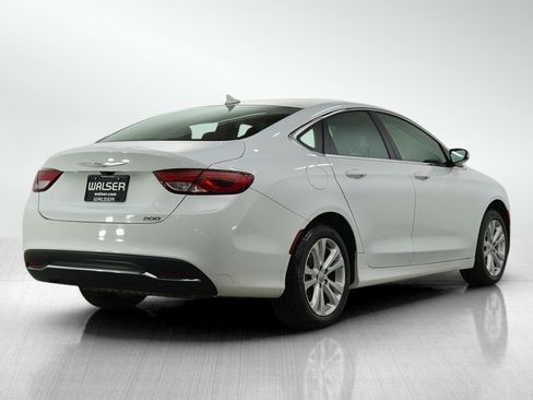 Used 2016 Chrysler 200 Limited w/ Anniversary Edition FWD image 5