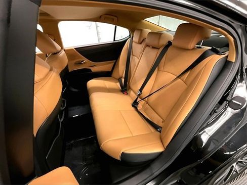 Used 2025 Lexus ES 300h w/ Premium Package image 22