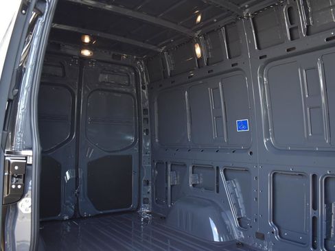 New 2025 Mercedes-Benz Sprinter 2500 image 8