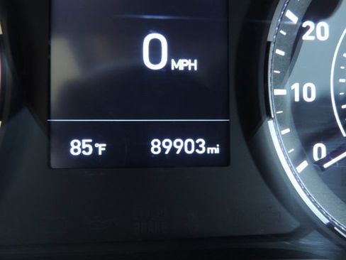 Used 2021 Hyundai Venue SEL FWD image 29
