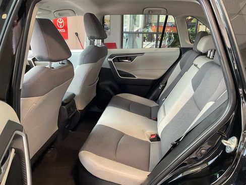 Certified 2025 Toyota RAV4 XLE AWD/4WD image 19