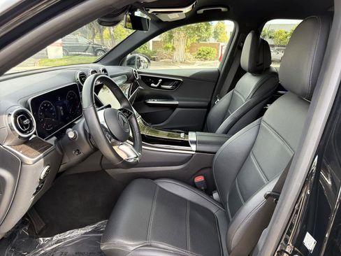 Used 2024 Mercedes-Benz GLC 300 image 24